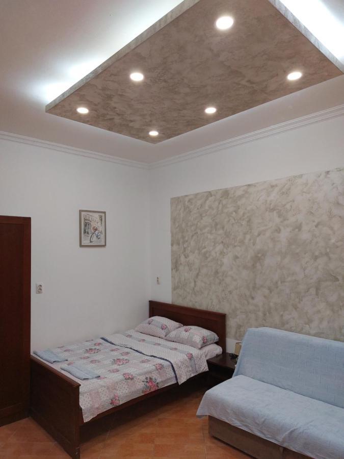 Apartments Mira Тиват Экстерьер фото